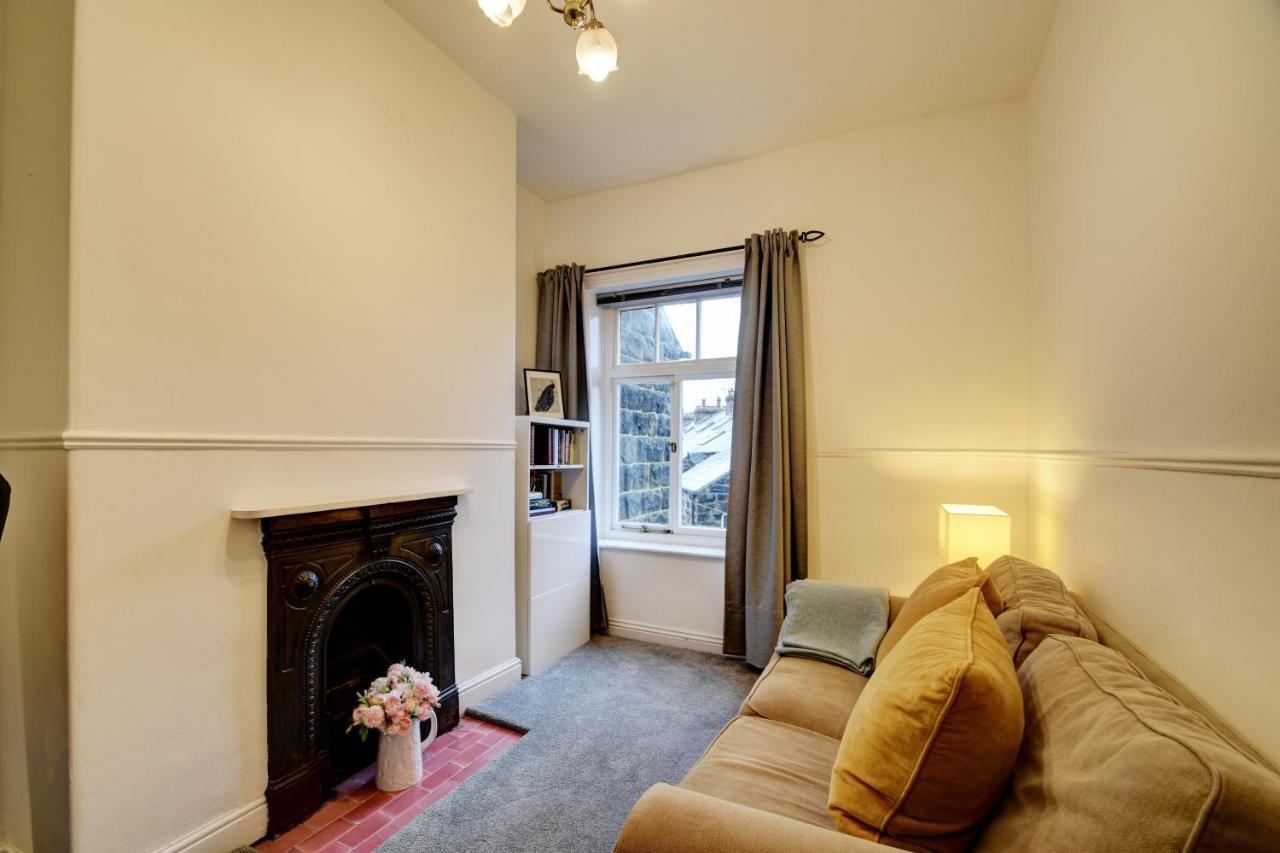 Spacious Victorian Townhouse Near Hcc With Off Street Parking ฮาร์โรเกต ภายนอก รูปภาพ