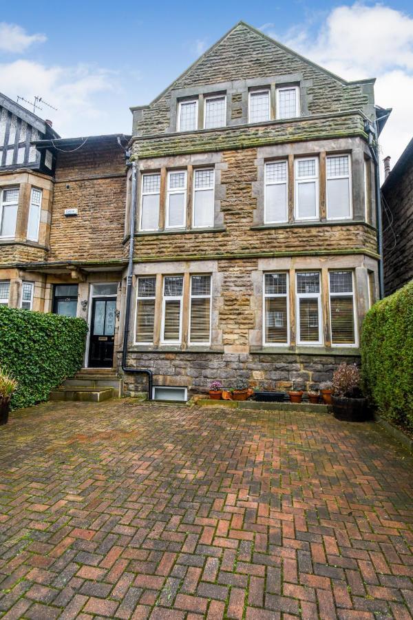 Spacious Victorian Townhouse Near Hcc With Off Street Parking ฮาร์โรเกต ภายนอก รูปภาพ